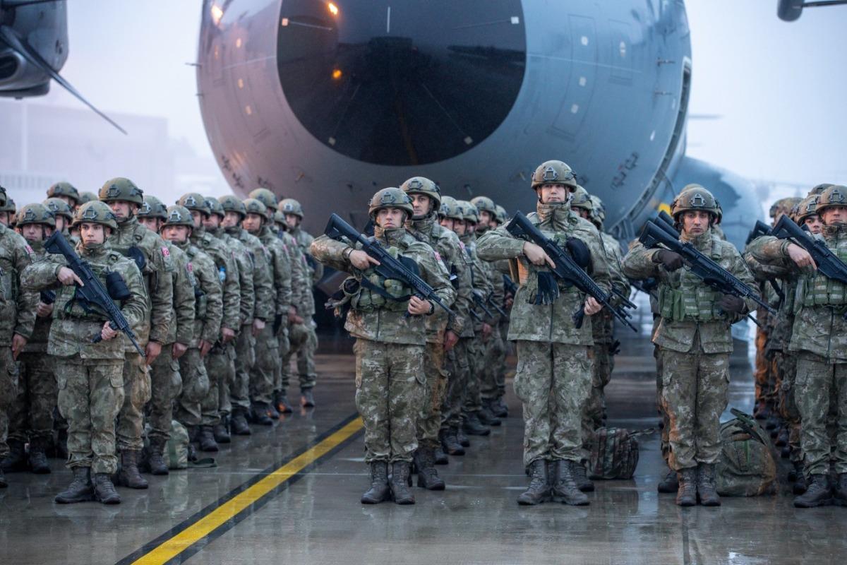 Χιλιάδες Τούρκοι στρατιώτες στην Γερμανία με το Anadolu: «Από την πολιορκία της Βιέννης τόσος στρατός στην Ευρώπη»!