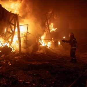Οι ρωσικές δυνάμεις έπληξαν ξανά τις εγκαταστάσεις της Naftogaz στην Πολτάβα