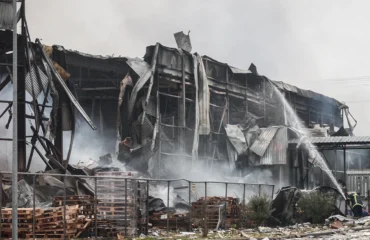 Φονική έκρηξη στη Βιολάντα: Πάνω από 25 εργαζόμενοι καταγγέλλουν  έντονη οσμή προπανίου μήνες πριν την τραγωδία