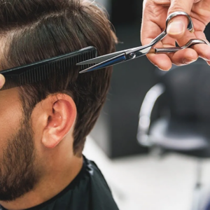 Πύλος: Συνελήφθη 25χρονος Αλβανός που επιτέθηκε με γκλοπ σε κουρέα επειδή δεν του άρεσε το κούρεμά του