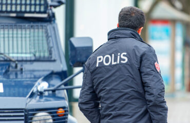 Βίντεο: Νεκρός αστυνομικός στην Τουρκία από εγκεφαλική αιμορραγία μετά από ξυλοδαρμό σε συνεργείο