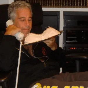 Τ.Επστάιν: Στη δημοσιότητα «αινιγματικό» email – Τον προειδοποιούσε για την έναρξη του Γ’ Παγκοσμίου Πολέμου