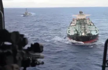 Οι ΗΠΑ κατέσχεσαν ακόμα ένα δεξαμενόπλοιο ρωσικών συμφερόντων στον Ινδικό Ωκεανό (βίντεο)