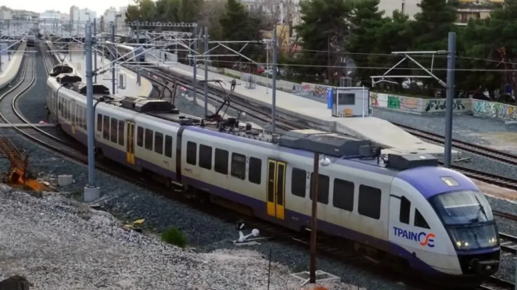 Ασπρόπυργος: Διακοπή κυκλοφορίας των τρένων στη γραμμή Κιάτο – Πειραιάς – Κιάτο λόγω πυρκαγιάς