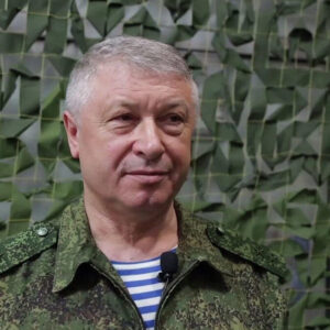 Βίντεο: Οι πρώτες εικόνες από την έκδοση του δράστη της απόπειρας δολοφονίας του Β.Αλεξέγεφ στη Ρωσία