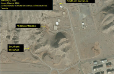 Το Ιράν προετοιμάζεται για επίθεση από τις ΗΠΑ: Καλυμμένες με χώμα οι είσοδοι στον πυρηνικό σταθμό του Ισφαχάν