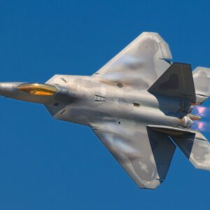 Οι Ηνωμένες Πολιτείες ανέπτυξαν 24 F-22 Raptor στη Μέση Ανατολή!