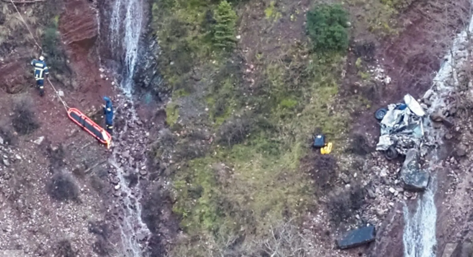 Ευρυτανία: «Μάλλον ήταν αυτοκτονία» λέει ο αδερφός του 59χρονου που έπεσε με το όχημά του σε γκρεμό 300 μέτρων