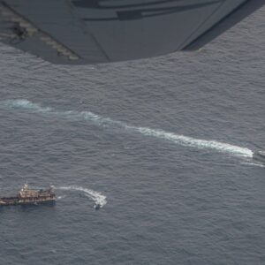 Βίντεο: Στόλος κινεζικών αλιευτικών σκαφών ψαρεύει έξω από την Αργεντινή και το Περού!