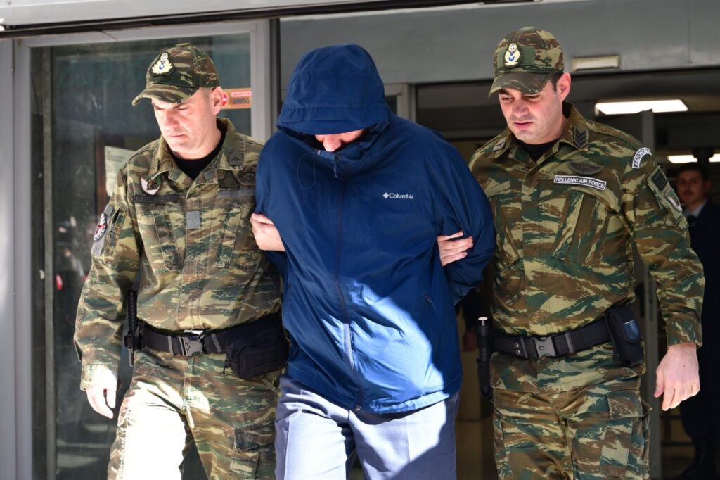 Υπόθεση κατασκοπείας: «Εάν του αφαιρεθεί η ιθαγένεια μπορεί οι ΗΠΑ να ζητήσουν να εκδοθεί για να δικαστεί»