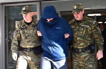 Υπόθεση κατασκοπείας: «Εάν του αφαιρεθεί η ιθαγένεια μπορεί οι ΗΠΑ να ζητήσουν να εκδοθεί για να δικαστεί»