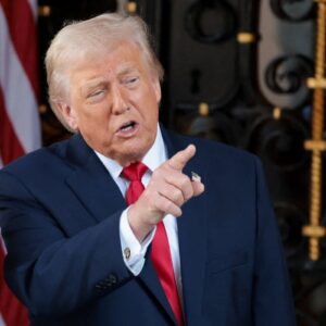 Ν.Τραμπ για Ιράν: «Είτε θα καταλήξουμε σε συμφωνία είτε θα κάνουμε κάτι πολύ σκληρό»