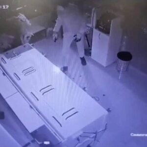 Βίντεο: 26χρονος εισέβαλε σε κοσμηματοπωλείο στην Τουρκία με κλαρκ και διέφυγε με… γαϊδούρι!