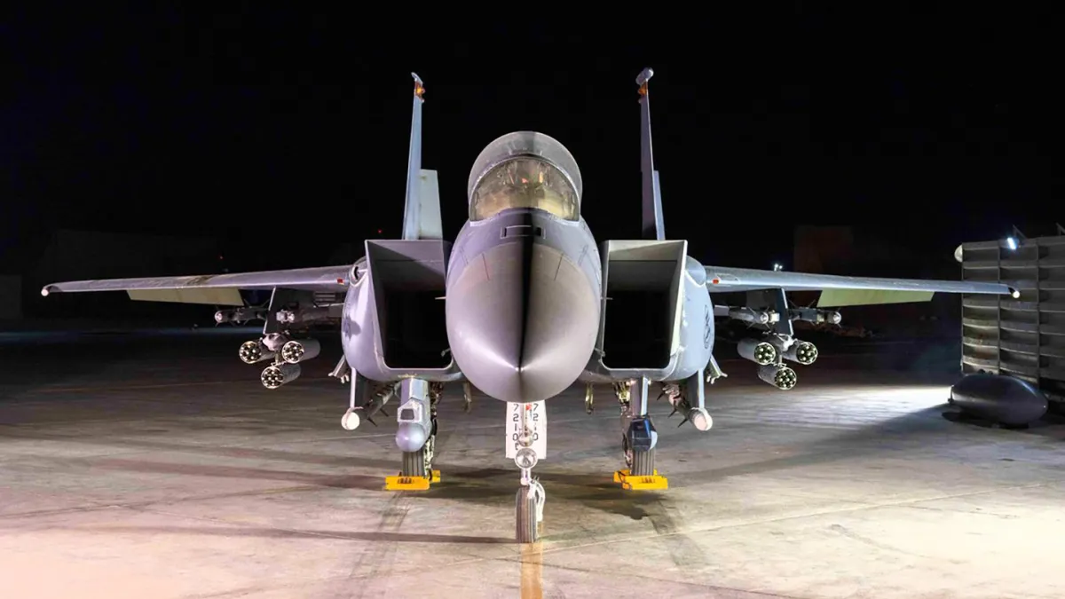 F-15 με 42 κατευθυνόμενες ρουκέτες APKWS για να αντιμετωπίσουν τα ιρανικά drone