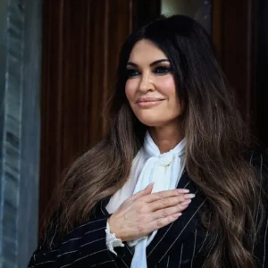 Κίμπερλι Γκίλφοϊλ: «Η Ελλάδα δίνει το παράδειγμα με την αύξηση των αμυντικών δαπανών στο 5%»