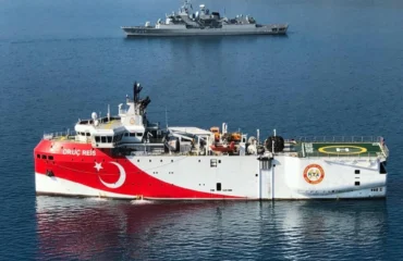 Ιταμή πρόκληση από την Άγκυρα: Διαρκούσης της επίσκεψης Μητσοτάκη ανακοίνωσε έρευνες… στην ελληνική υφαλοκρηπίδα!