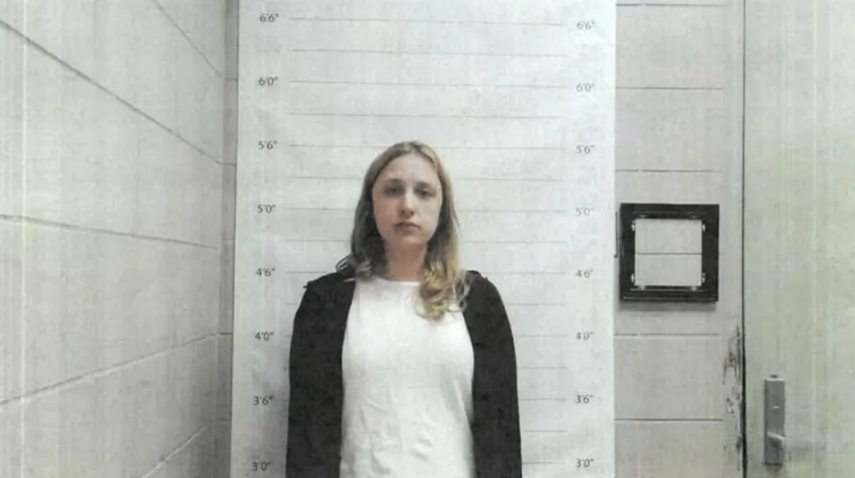 ΗΠΑ: Συνελήφθη 29χρονη καθηγήτρια σε λύκειο Θηλέων στη Λουϊζιάνα που έκανε σεξ με μαθήτριά της (φώτο)