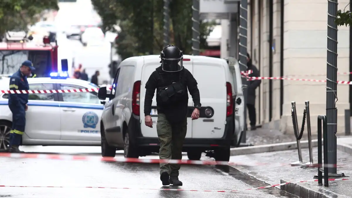 Τηλεφώνημα για ύπαρξη βόμβας στο Κάραβελ σε εκδήλωση της πρεσβείας του Ιράν