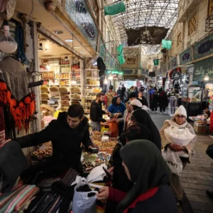 Το Ισραήλ καλεί δημόσια  τους Ιρανούς να συνεργαστούν με τη Μοσάντ