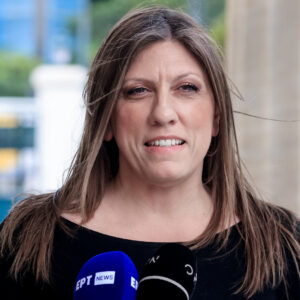 Ζ.Κωνσταντοπούλου: Δημοσίευσε sms που ζητά από τον Μ.Χρυσοχοΐδη είτε την παραίτησή του είτε του Α.Γεωργιάδη