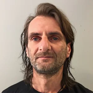 Απίστευτη ιστορία: Αναγνωρίστηκε μετά από δύο χρόνια ο «αόρατος Μπάμπης» των Χανίων!