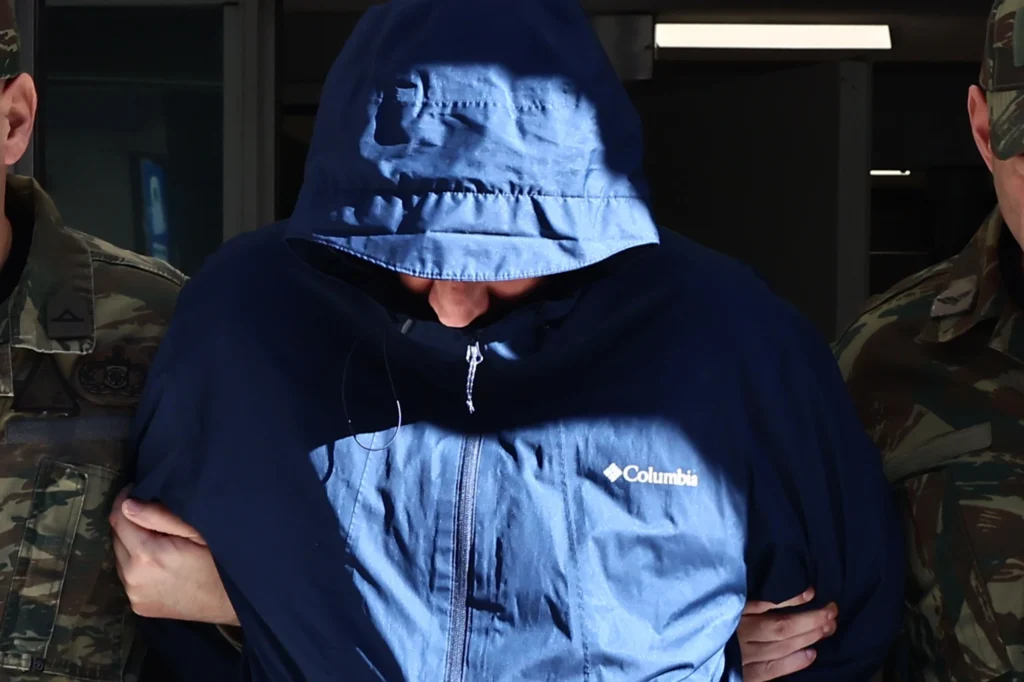 «Δεν θα απαλλαγείς από εμάς»: Στο «φως» τα μηνύματα των Κινέζων «χειριστών» στον 54χρονο σμήναρχο