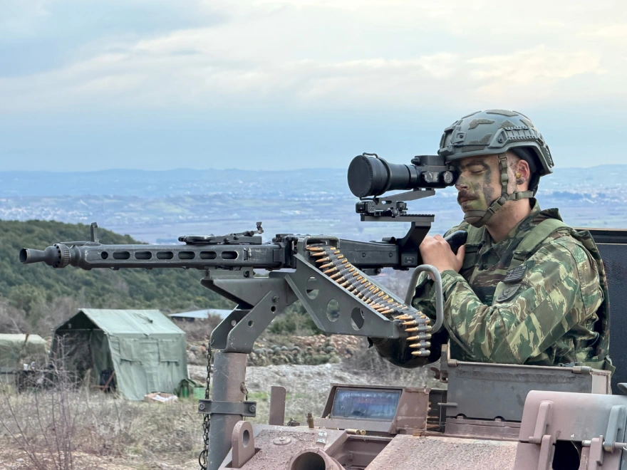 Βολές βαρέων όπλων στο Λιτόχωρο (βίντεο)