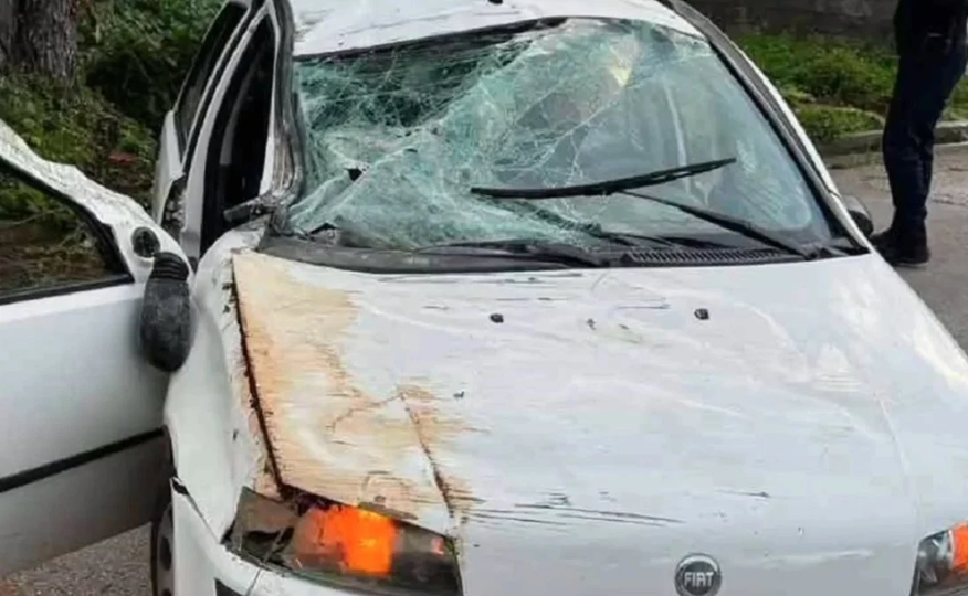 Αυτόπτης μάρτυρας για τροχαίο στη Λούτσα: «Ο οδηγός φώναζε “Τι σου έκανα φίλε μου;”»