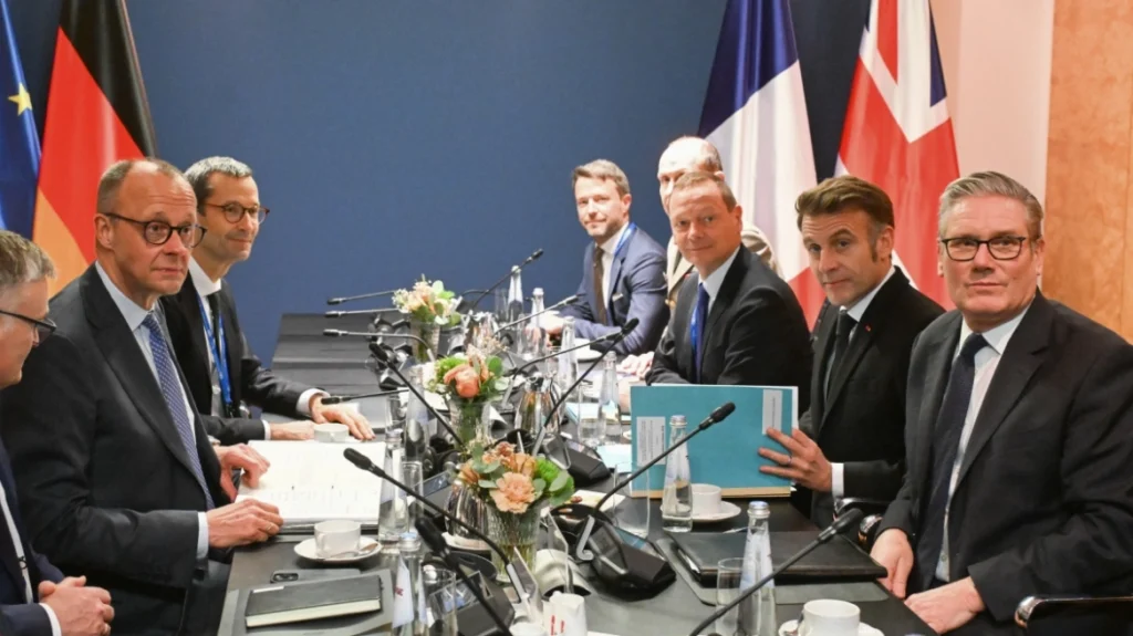 Politico για Διάσκεψη του Μονάχου: «Ενιαίο μέτωπο για αύξηση δαπανών από την Ευρώπη»