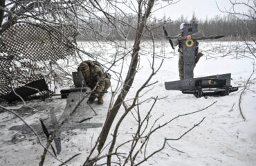 Ρώσος στρατιώτης αποκόπηκε και έζησε μόνος τους για ένα μήνα στα χιόνια μέχρι να τον διασώσουν