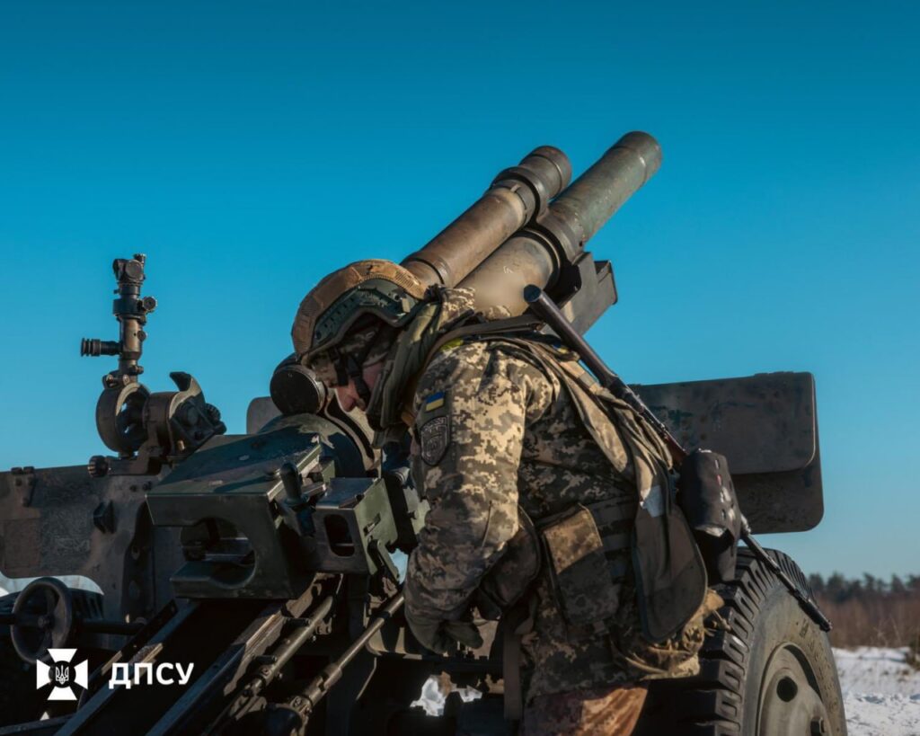 Ουκρανία: Νέες φωτογραφίες με πυροβόλα του ΕΣ που χρησιμοποιούνται  στον πόλεμο κατά της Ρωσίας