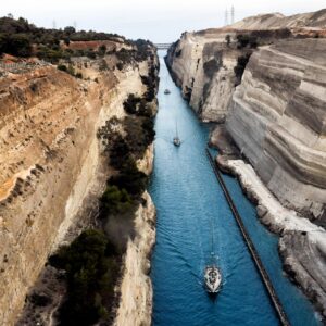 Εντοπίστηκε σορός να επιπλέει μέσα στον Ισθμό Κορίνθου