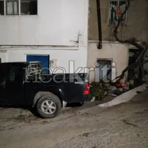 Έγκλημα στο Ηράκλειο: Με το μαχαίρι καρφωμένο στην κοιλιά βρέθηκε ο 67χρονος – Αυτός είναι ο 63χρονος αδελφοκτόνος