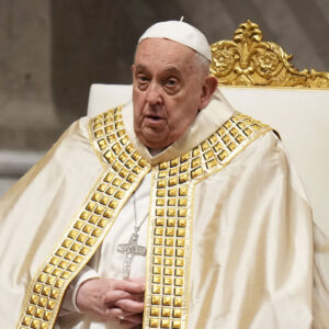 Ο Στιβ Μπάνον προσπάθησε να στρατολογήσει τον Τζέφρι Έπσταϊν στην εκστρατεία του εναντίον του Πάπα Φραγκίσκου