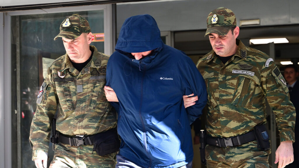 Ο «κατάσκοπος», οι απόστρατοι, το Γκουαντάναμο και γιατί το ΥΠΕΞ «κάνει τον Κινέζο» με την Κίνα