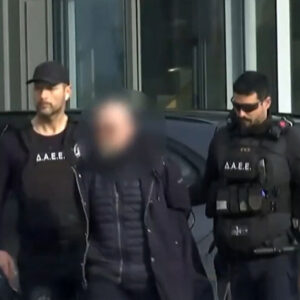 Φονική έκρηξη στη Βιολάντα: Ξεσπούν οι συγγενείς των θυμάτων κατά του ιδιοκτήτη – «Να πάει μέσα»