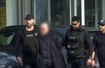 Φονική έκρηξη στη Βιολάντα: Ξεσπούν οι συγγενείς των θυμάτων κατά του ιδιοκτήτη – «Να πάει μέσα»