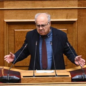Το ΠΑΣΟΚ διέγραψε τον Π.Παρασκευαΐδη μετά τις δηλώσεις του για «συνεργασία ακόμα και με δικτατορικά καθεστώτα»