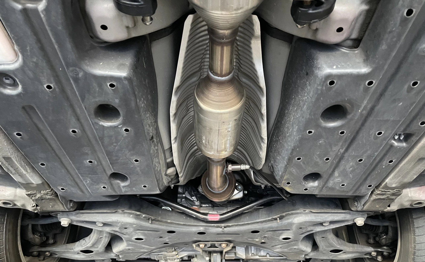 Αυξήθηκαν οι κλοπές καταλυτών: Στο στόχαστρο των Ρομά αυτοκίνητα και λεωφορεία! (βίντεο)