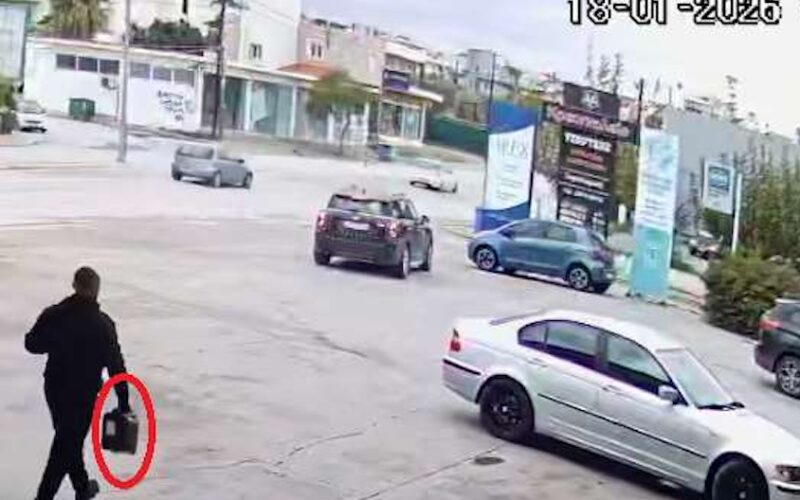 Χανιά: Eλεύθεροι με περιοριστικούς όρους οι τρεις κατηγορούμενοι για τον εμπρησμό αρχιτεκτονικού γραφείου