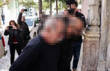 Δολοφονία στην Κρήτη: Απολογείται ο 64χρονος αδελφοκτόνος – «Τον τελείωσα με το μαχαίρι στο λάρυγγα»