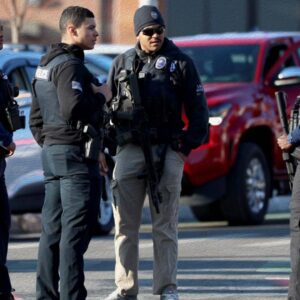 Βίντεο ντοκουμέντο: Η στιγμή που πατέρας πυροβολεί τη σύζυγο και τα παιδιά του σε σχολικό αγώνα χόκεϊ στις ΗΠΑ