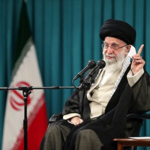 Αλί Χαμενεΐ προς Τραμπ: «Ακόμα & οι ισχυρότεροι μπορεί να δεχθούν τέτοιο χτύπημα που δεν θα μπορούν να σηκωθούν»