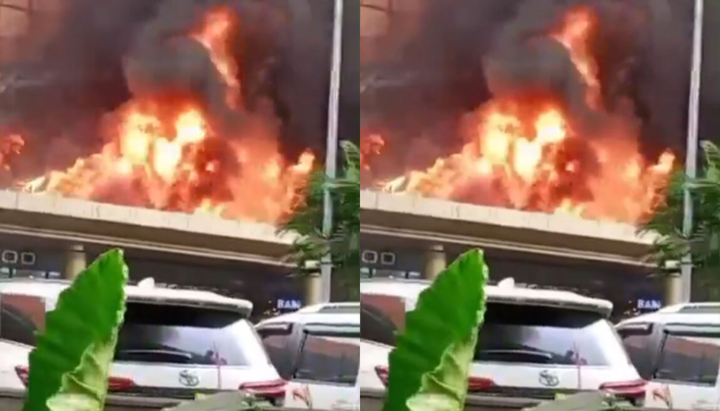 Βίντεο: Μεγάλη φωτιά σε εμπορικό κέντρο στην Ινδονησία – Το κτίριο παραδόθηκε στις φλόγες