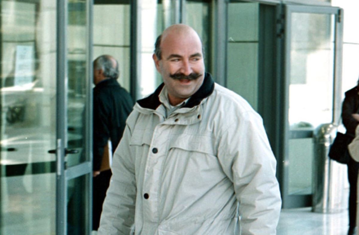 Χ.Μαυρίκης: Στη δημοσιότητα φωτογραφία ντοκουμέντο που τον δείχνει να κρατά το όπλο