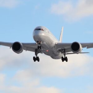 «Πανικός» σε πτήση προς τη Θεσσαλονίκη: Μεθυσμένος επιβάτης έβριζε και πετούσε μπουκάλια με νερό