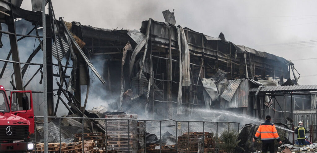 Έκρηξη στη Βιολάντα: Εντοπίστηκε και δεύτερο «κρυφό» υπόγειο στο εργοστάσιο στα Τρίκαλα