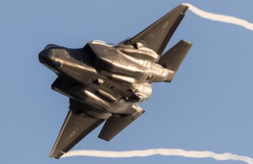 Το Ισραήλ περιμένει το αμερικανικό «πράσινο φως» για να χτυπήσει το Ιράν