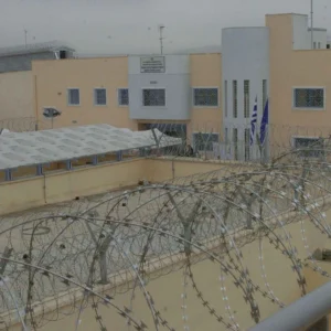 Φυλακές Δομοκού: «Πώς μπορεί να δολοφονείται κάποιος μπροστά σου και να μη δεις;»