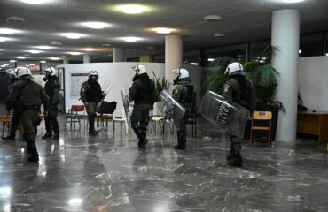 Αστυνομική επιχείρηση στην Πολυτεχνική Σχολή του ΑΠΘ – 38 συλλήψεις (βίντεο) (upd)